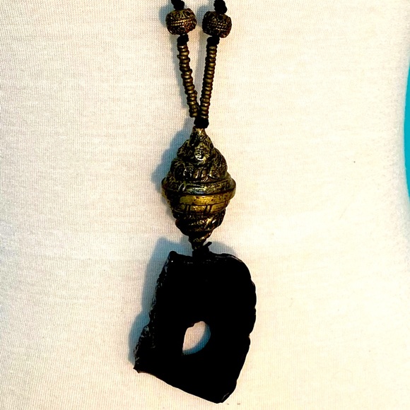 Urban Outfitters Jewelry - Urban Outfitters Women's Sliced Black Agate Statement Necklace